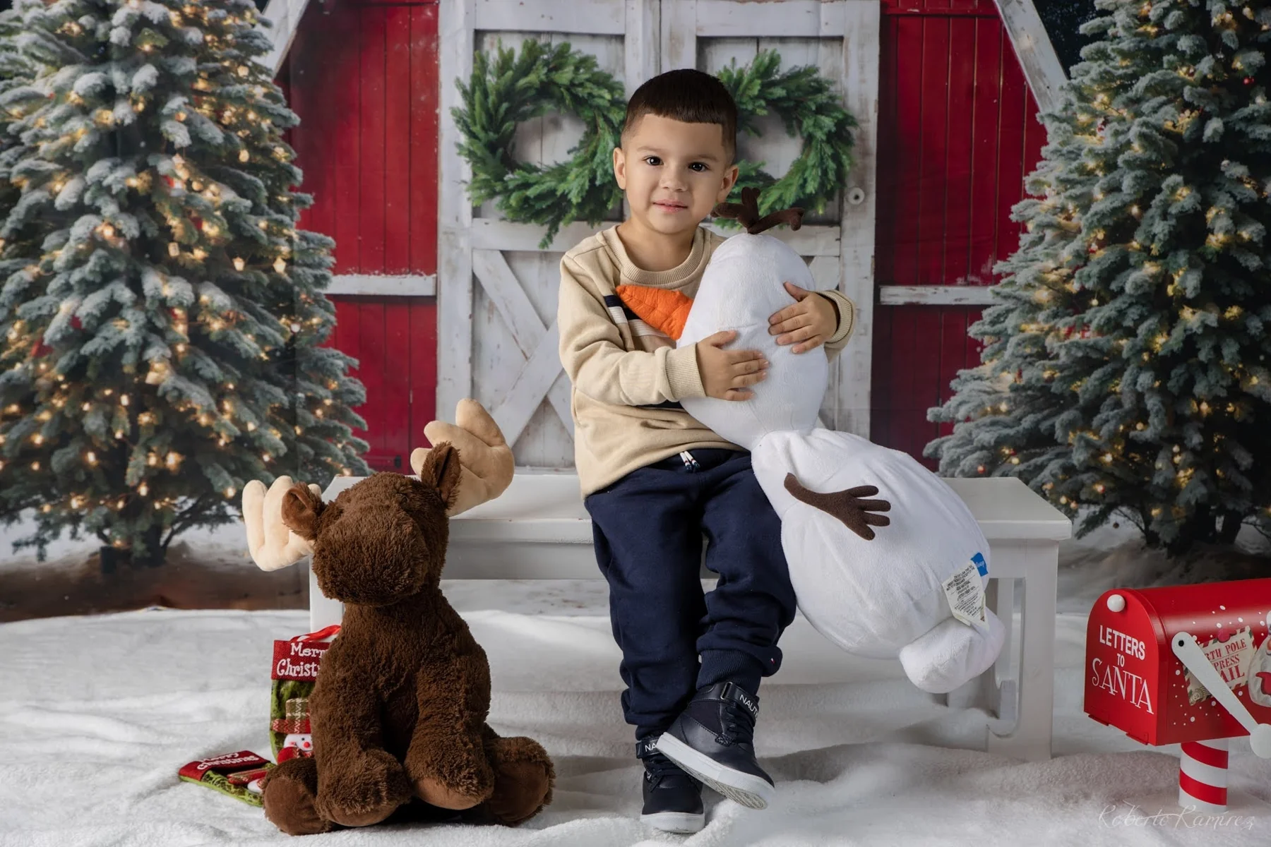Un abrazo navideño · Fotografía de Roberto Ramírez